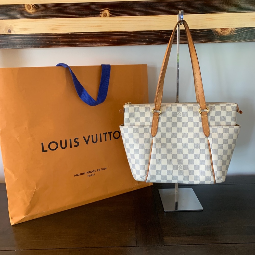 Louis Vuitton totally PM